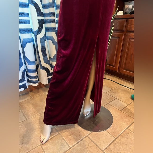 Signature Studio Red Velvet Dress Size L NWT - Picture 4 of 12